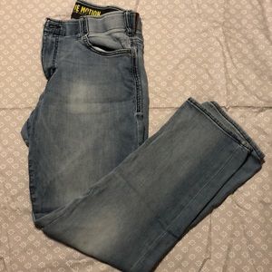 EUC Lee Performance Series jeans. Made for comfort in motion. 34x32
